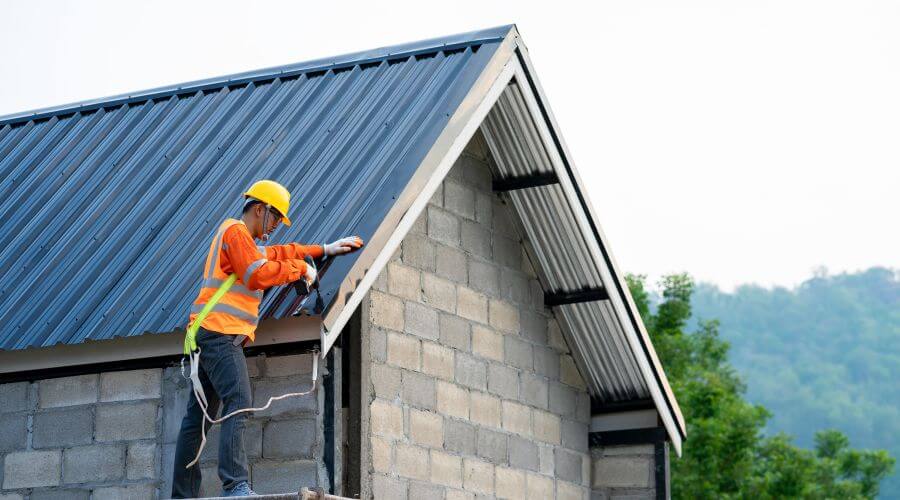 Professional gutter cleaning in Scottsdale, AZ